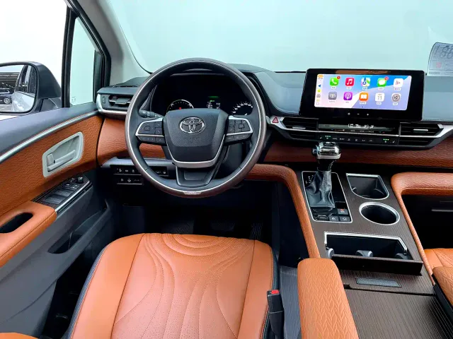 Toyota Sienna — Фото автомобиля 14