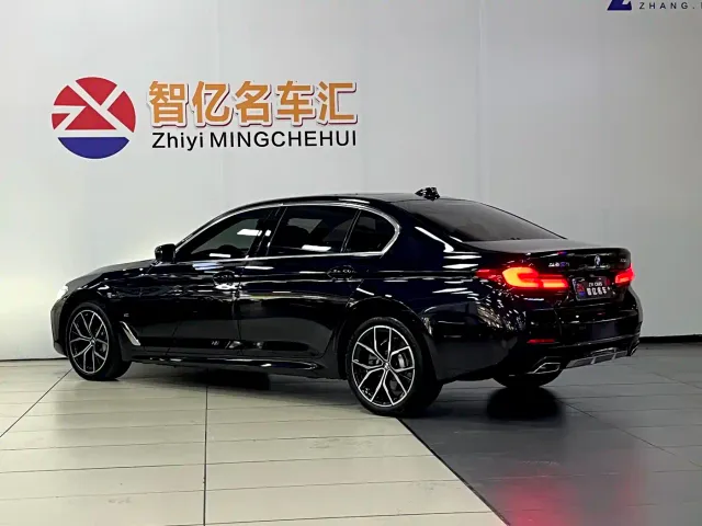 BMW 5 Series — Фото автомобиля 13