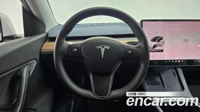 Tesla Model Y — Фото автомобиля 19