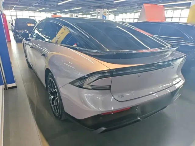 Xpeng P7+ — Фото автомобиля 4