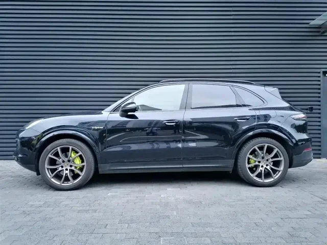 Porsche Cayenne — Фото автомобиля 17