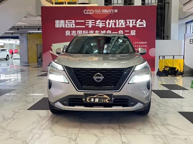 Nissan X-Trail — Фото автомобиля 2
