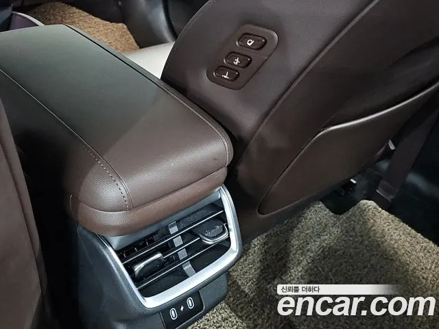 Hyundai Grandeur Grandeur (GN7) 2.5 Бензин 2WD — Фото автомобиля 17