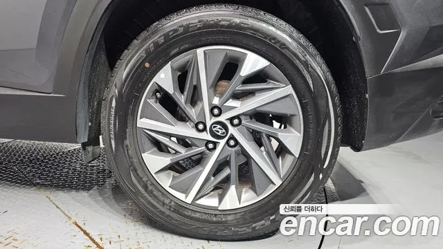 Hyundai Tucson Tucson (NX4) Дизель 2.0 2WD — Фото автомобиля 21