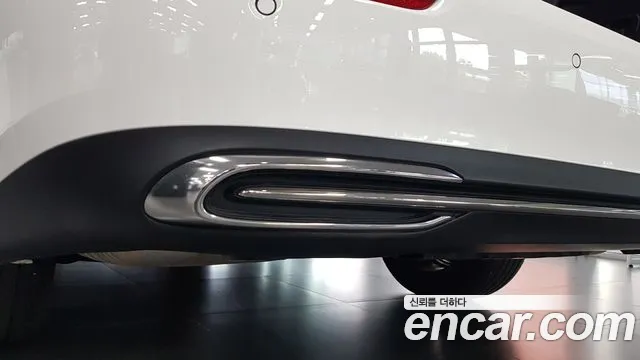 Mercedes-Benz E-Class — Фото автомобиля 12