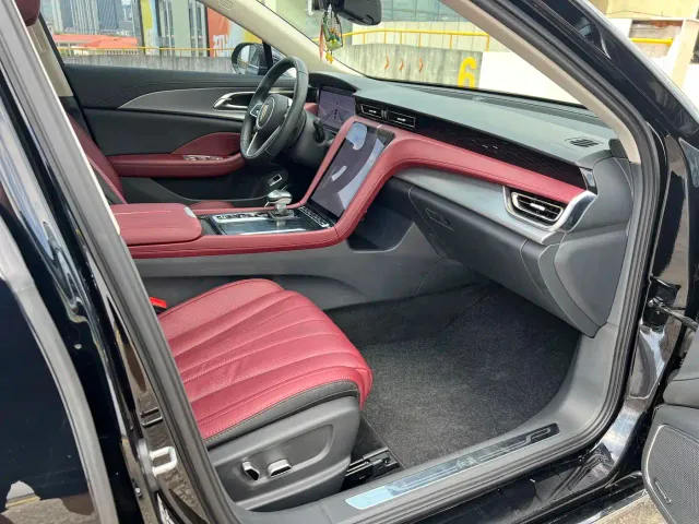 Hongqi H5 — Фото автомобиля 7