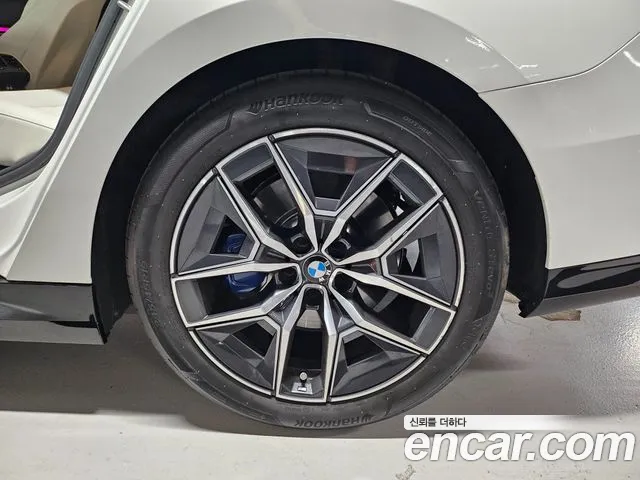 BMW 5 Series G60 — Фото автомобиля 14