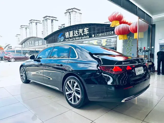 Mercedes-Benz E-Class — Фото автомобиля 9