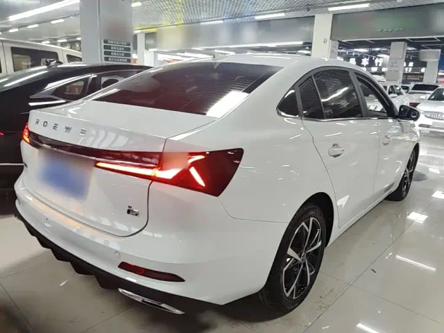 Roewe i5 — Фото автомобиля 6