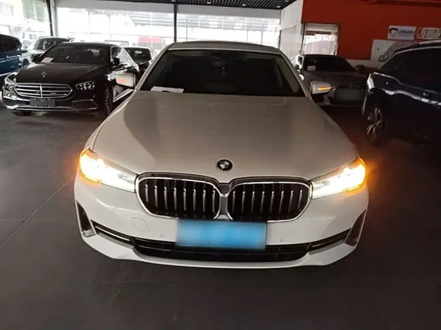 BMW 5 Series — Фото автомобиля 2