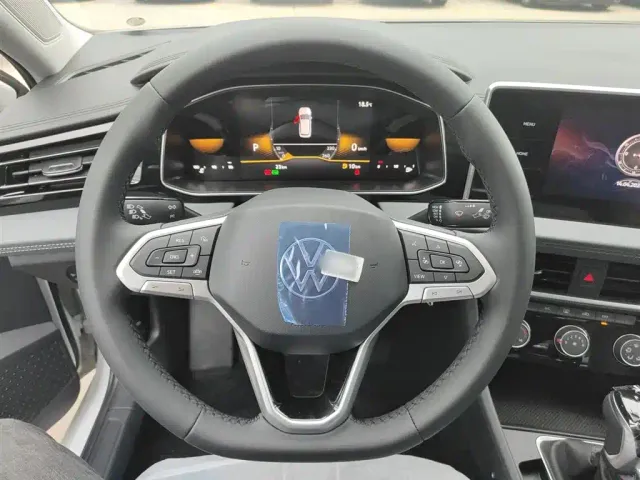 Volkswagen Sagitar — Фото автомобиля 10