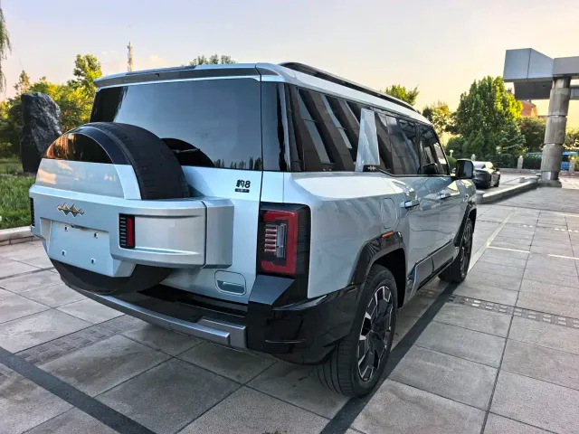 BYD FangChengBao Leopard 8 — Фото автомобиля 6