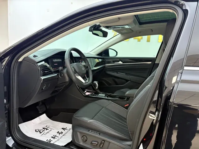 Volkswagen Passat — Фото автомобиля 15