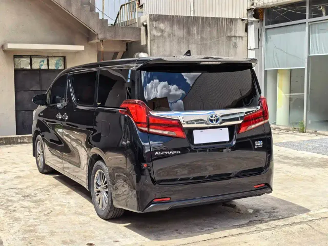 Toyota Alphard — Фото автомобиля 28