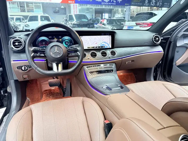 Mercedes-Benz E-Class — Фото автомобиля 21