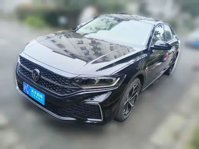 Фотография автомобиля — Volkswagen Passat