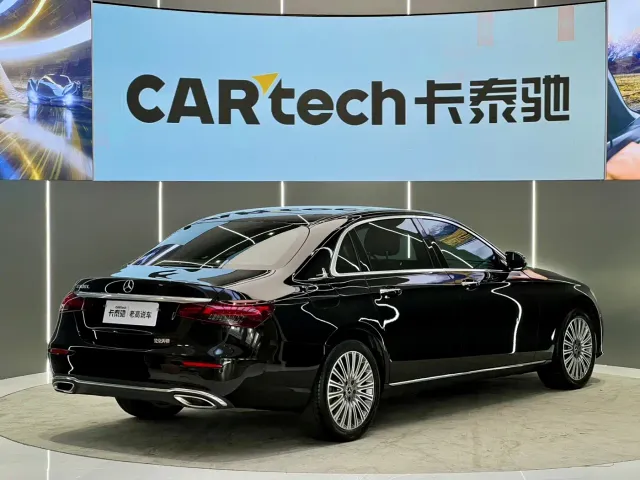 Mercedes-Benz E-Class — Фото автомобиля 12