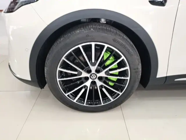 Leapmotor C11 — Фото автомобиля 22