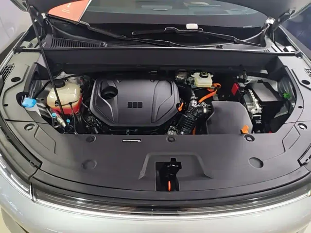 Geely Galaxy Starship 7 EM-i — Фото автомобиля 19