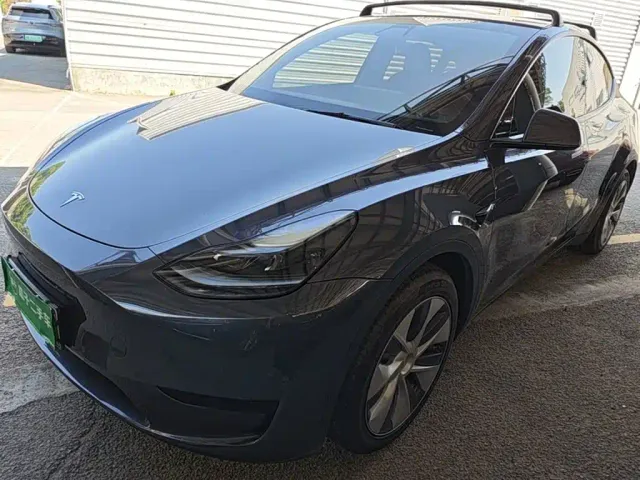 Фотография автомобиля — Tesla Model Y