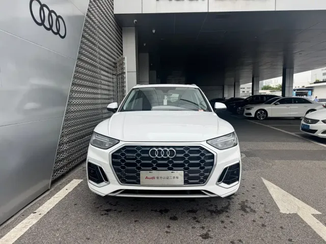 Audi Q5L — Фото автомобиля 2
