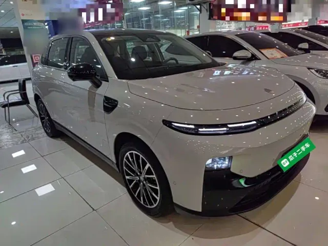 Leapmotor B10 — Фото автомобиля 3