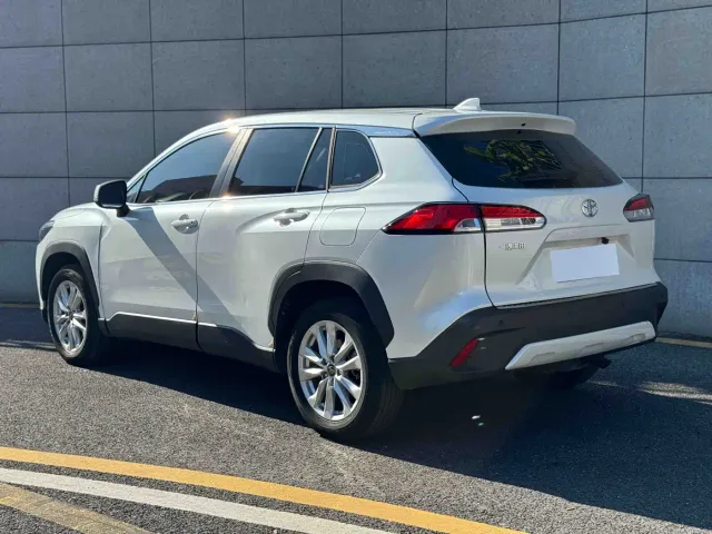 Toyota Corolla Cross — Фото автомобиля 10