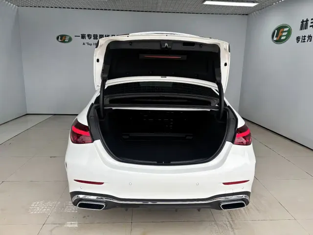 Mercedes-Benz C-Class — Фото автомобиля 27