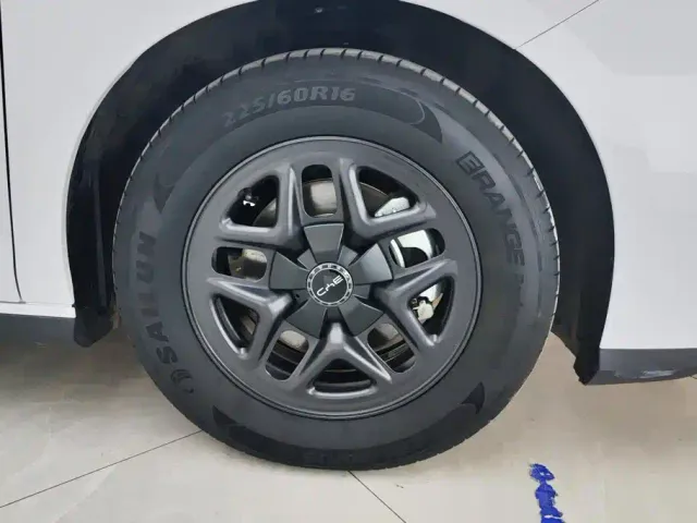BYD Seal 05 DM-i — Фото автомобиля 6