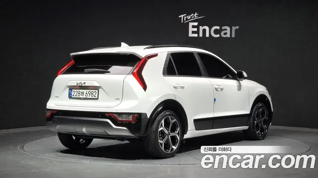 Kia Niro The All New Niro Signature — Фото автомобиля 2