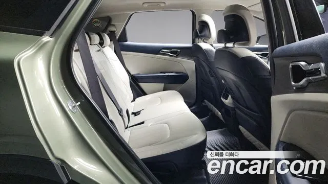 Kia Sportage Sportage 5-е поколение Бензин 1.6 турбо 2WD — Фото автомобиля 12