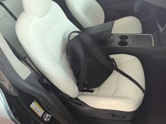 Tesla Model Y — Фото автомобиля 24