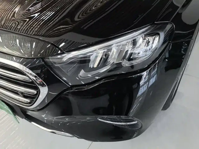 Mercedes-Benz E-Class — Фото автомобиля 23
