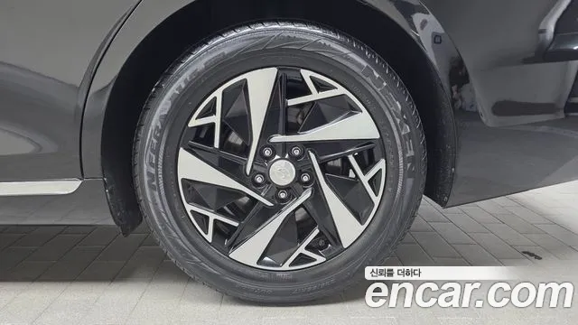 Hyundai Grandeur Grandeur (New) Hybrid — Фото автомобиля 6