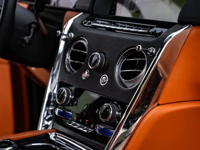 Rolls-Royce Cullinan — Фото автомобиля 16