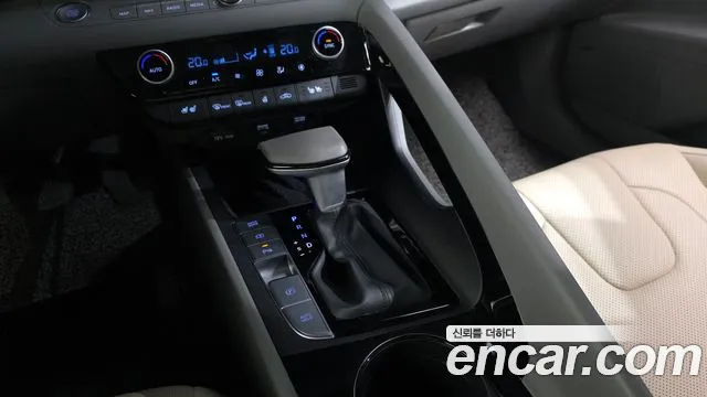 Hyundai Avante CN7 — Фото автомобиля 9