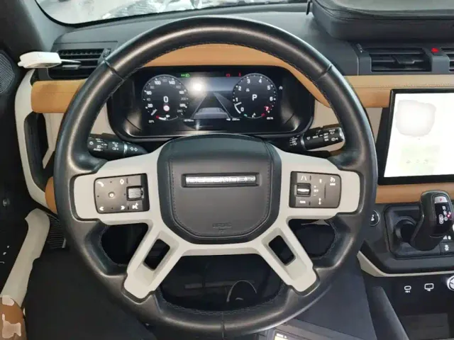 Land Rover Defender — Фото автомобиля 10
