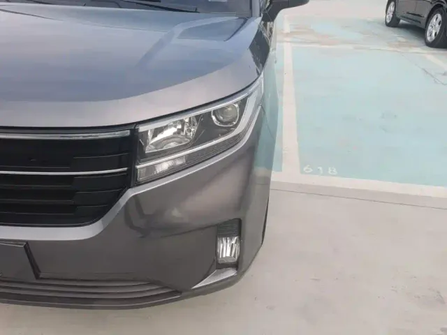 Wuling Zhengcheng — Фото автомобиля 23
