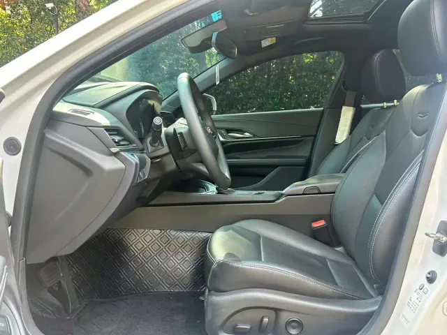 Cadillac CT4 — Фото автомобиля 4