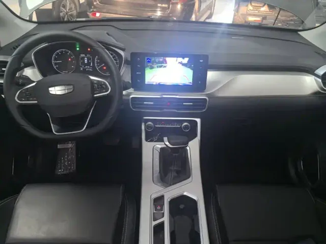 Geely Binyue — Фото автомобиля 9