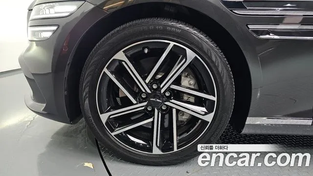 Genesis G80 RG3 — Фото автомобиля 5