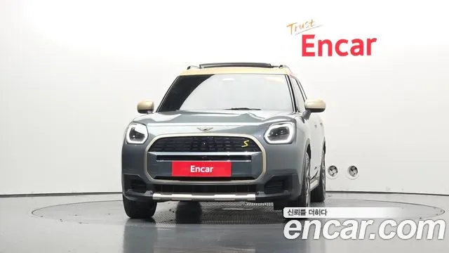 MINI Countryman Electric 3rd Gen — Фото автомобиля 3