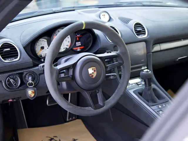Porsche 718 — Фото автомобиля 12