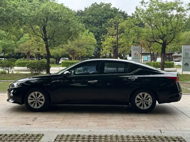 Nissan Teana — Фото автомобиля 4