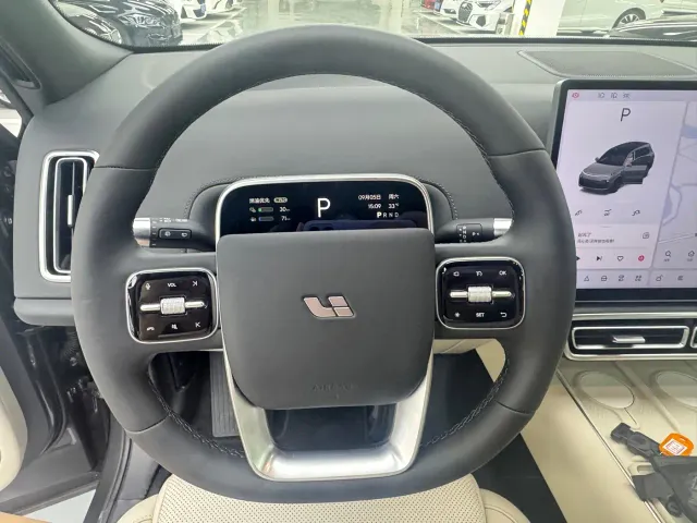 Li Auto L8 — Фото автомобиля 5