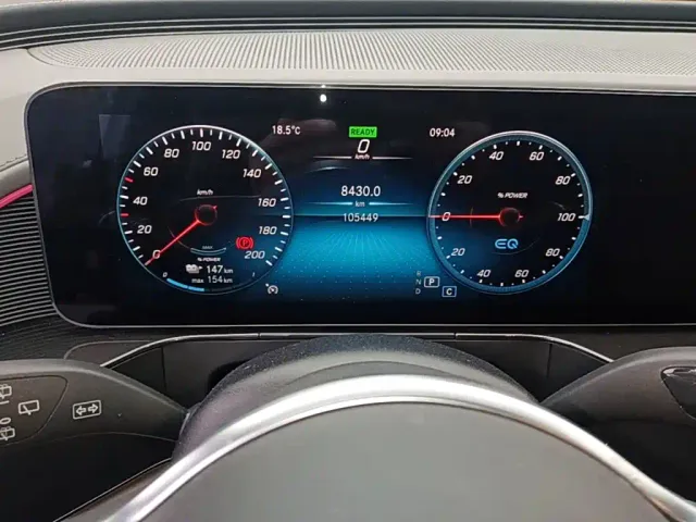 Mercedes-Benz EQC — Фото автомобиля 11