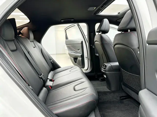 Hyundai Elantra — Фото автомобиля 9