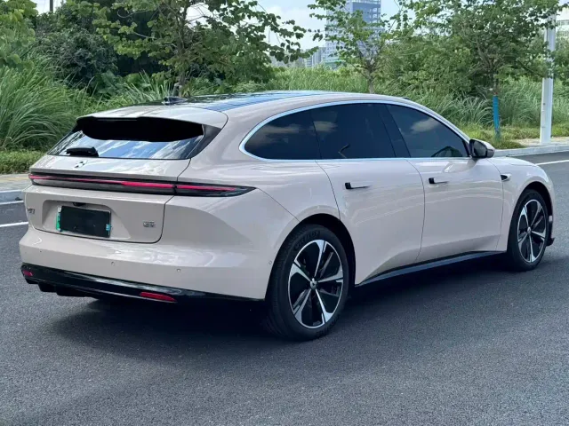 Nio ET5 Touring — Фото автомобиля 4