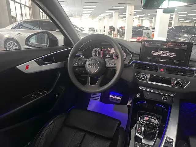 Audi A4L — Фото автомобиля 2
