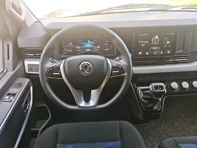 Dongfeng Yufeng — Фото автомобиля 10